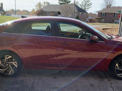 Used 2024 Hyundai Elantra SEL w/ Convenience Package image 5