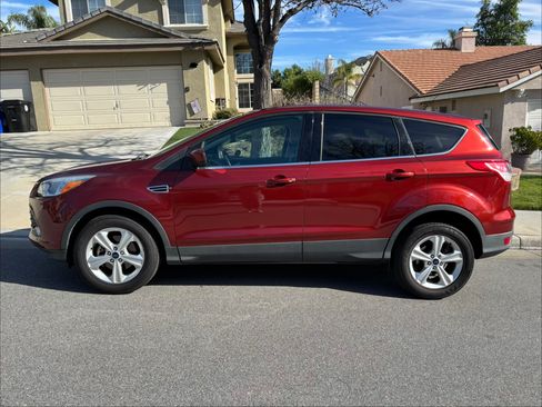 Used 2014 Ford Escape SE image 4