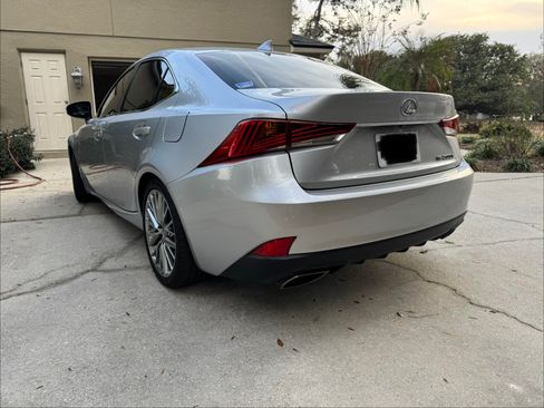 Used 2017 Lexus IS 200t image 4