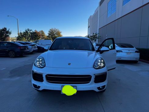 Used 2016 Porsche Cayenne image 2
