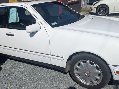 Used 1998 Mercedes-Benz E 320 Sedan image 6