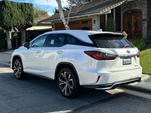 Used 2021 Lexus RX 350L FWD w/ Premium Package image 10