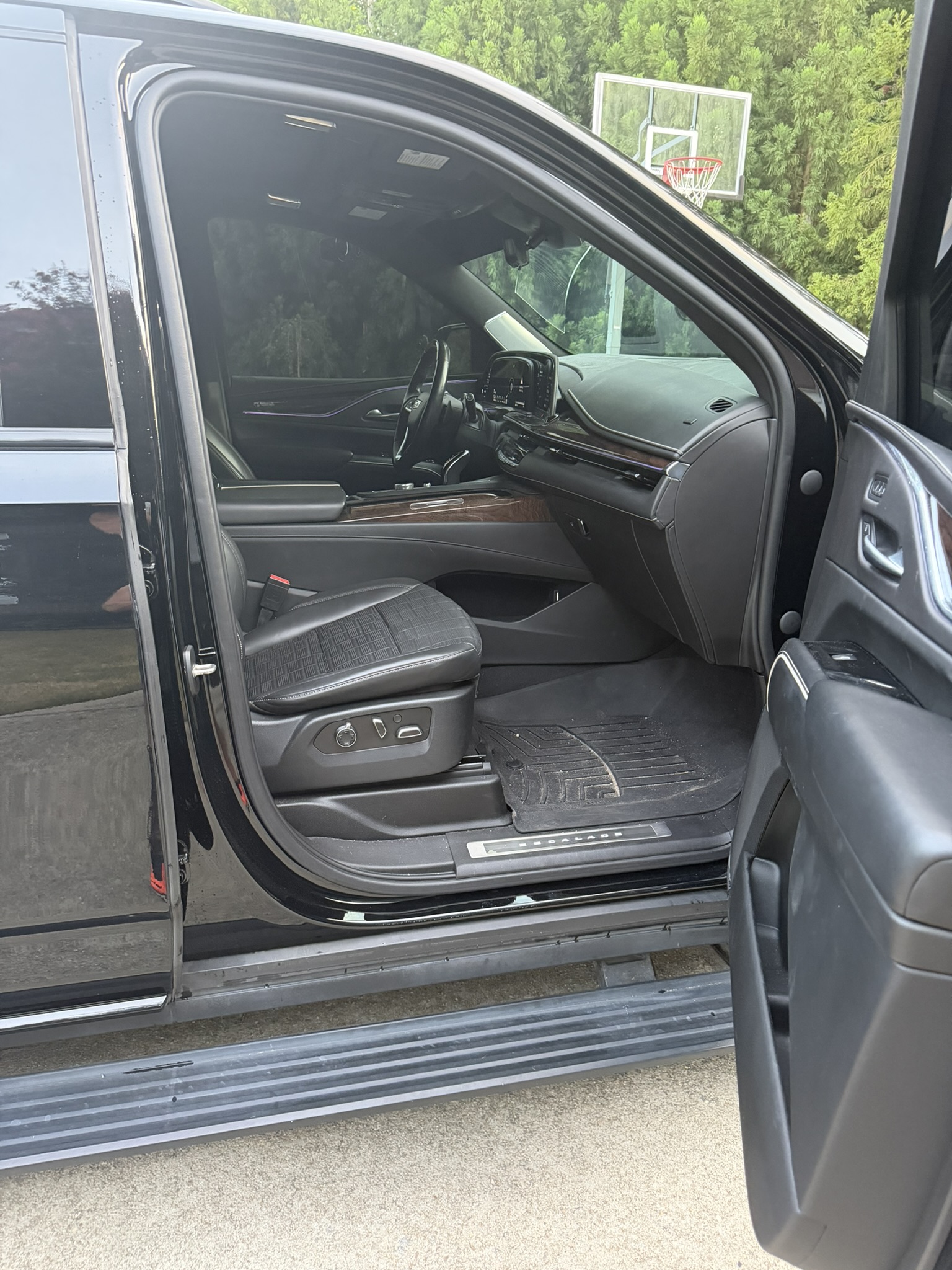 Used 2021 Cadillac Escalade Sport Platinum RWD image 14