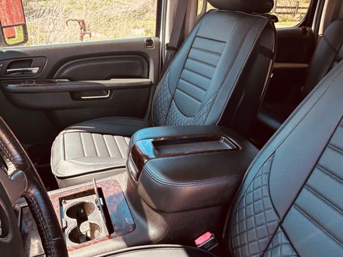 Used 2013 GMC Sierra 3500 Denali AWD/4WD image 6