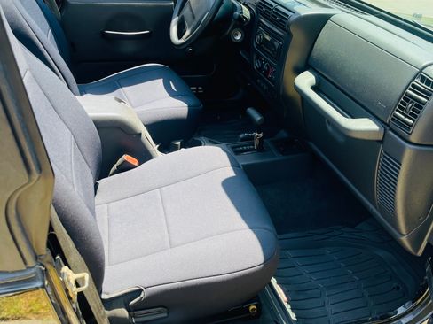 Used 2004 Jeep Wrangler 4WD w/ Dual Top Group image 6