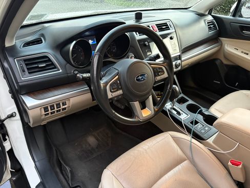 Used 2015 Subaru Outback 3.6R Limited AWD/4WD image 6