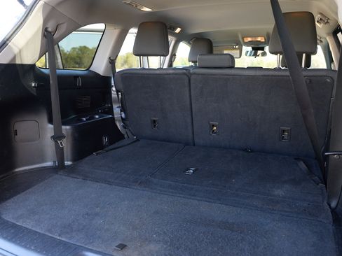 Used 2019 Toyota Highlander LE image 15