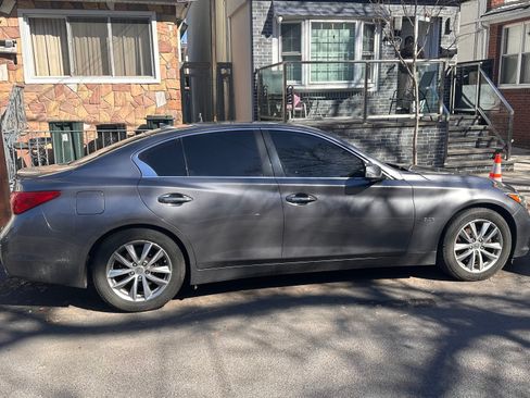 Used 2017 INFINITI Q50 3.0t Premium RWD image 9