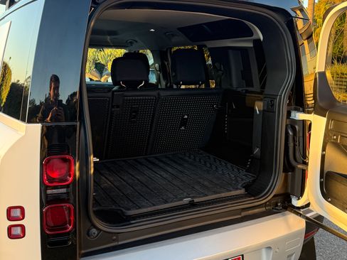 Used 2023 Land Rover Defender 110 S image 16