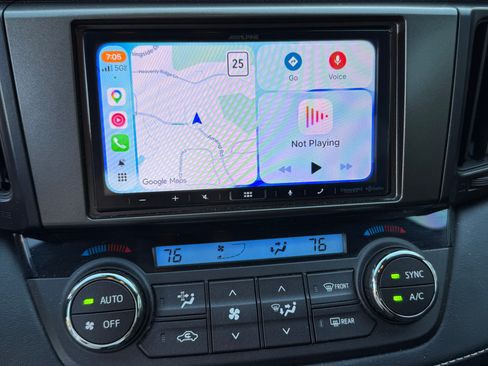 Used 2018 Toyota RAV4 XLE w/ All Weather Liner Package FWD image 27