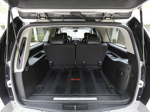 Used 2007 GMC Yukon XL Denali AWD/4WD image 8