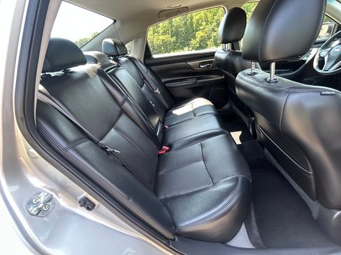 Used 2015 Nissan Altima 2.5 SL w/ Technology Package FWD image 11