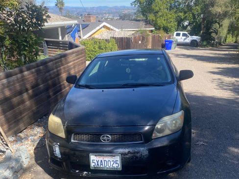 Used 2007 Scion tC image 2