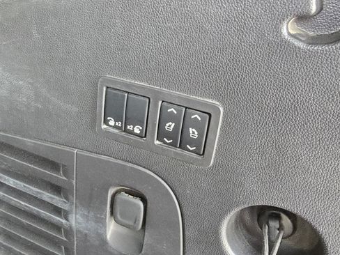 Used 2016 Cadillac Escalade Luxury image 27