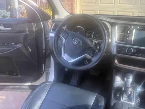 Used 2016 Toyota Highlander XLE FWD image 10