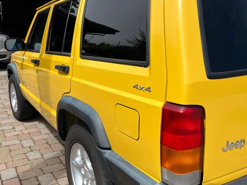 Used 2000 Jeep Cherokee Sport AWD/4WD image 9