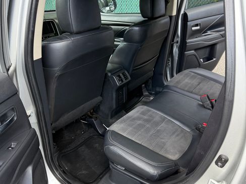 Used 2019 Mitsubishi Outlander SE FWD image 9