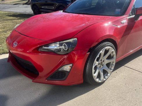 Used 2015 Scion FR-S image 21