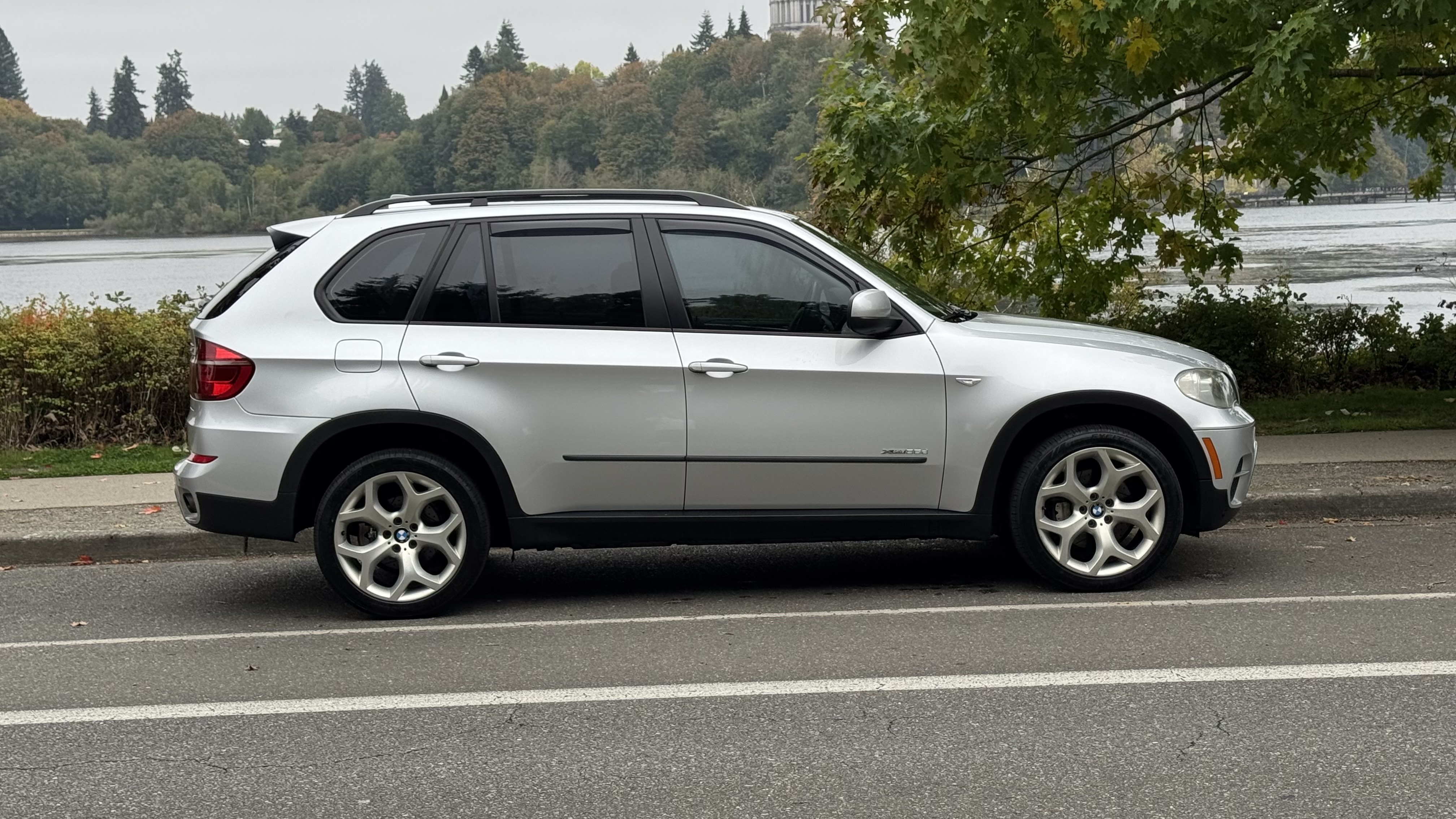 Used 2011 BMW X5 xDrive35d AWD/4WD image 12