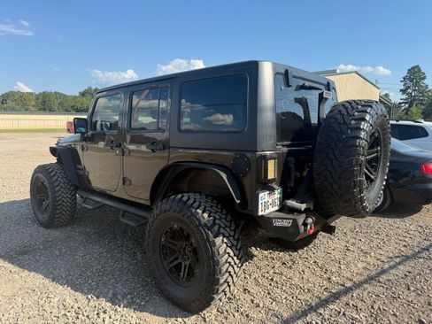Used 2013 Jeep Wrangler Unlimited Sport w/ Connectivity Group image 2