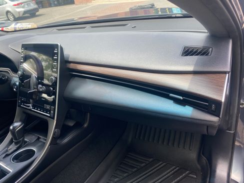 Used 2022 Toyota Avalon XLE FWD image 16