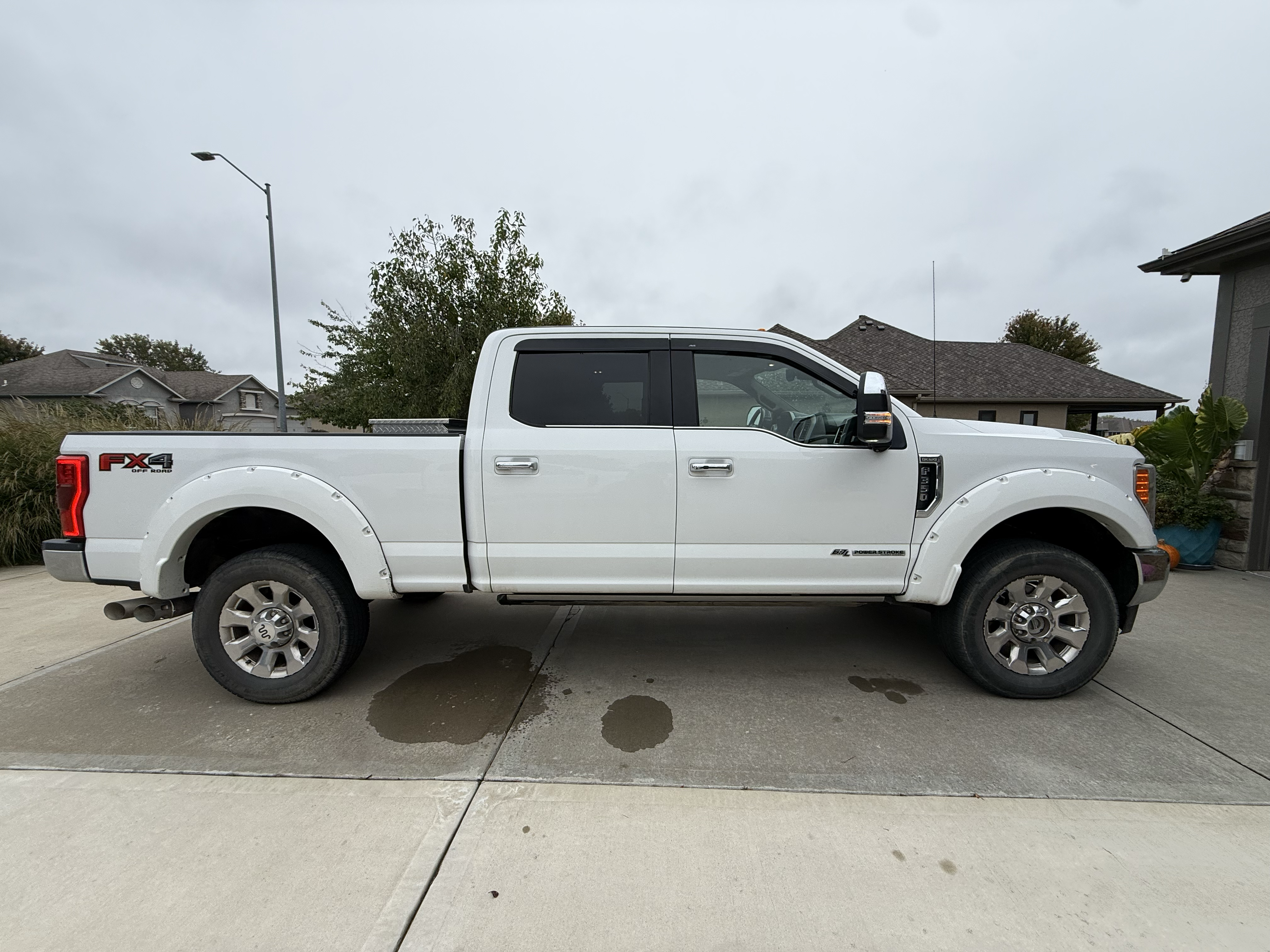 Used 2017 Ford F350 King Ranch w/ King Ranch Ultimate Package AWD/4WD image 1