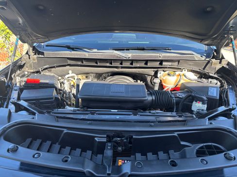 Used 2021 GMC Yukon XL SLT w/ SLT Premium Package image 17