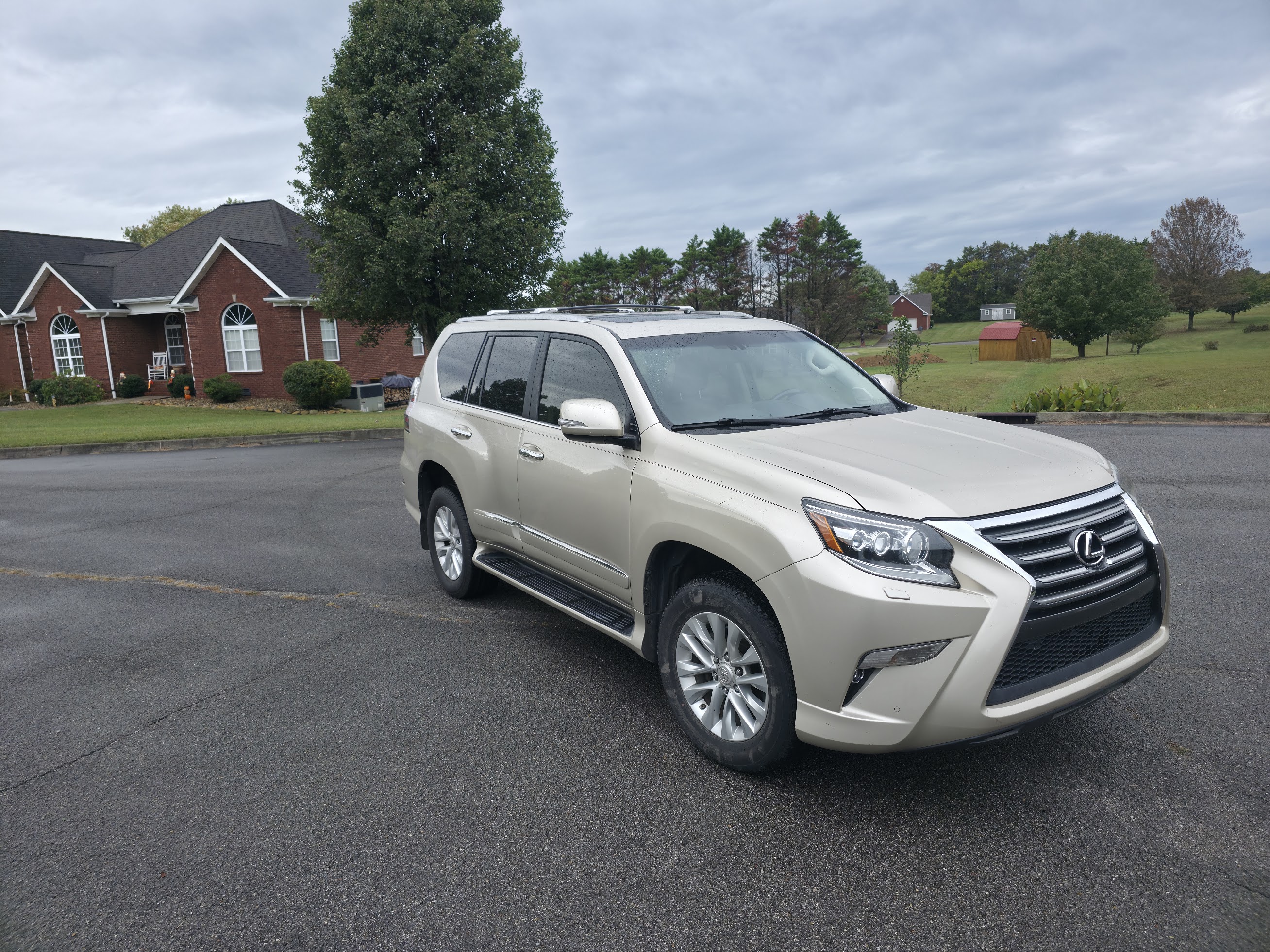 Used 2016 Lexus GX 460 w/ Premium Package AWD/4WD image 13