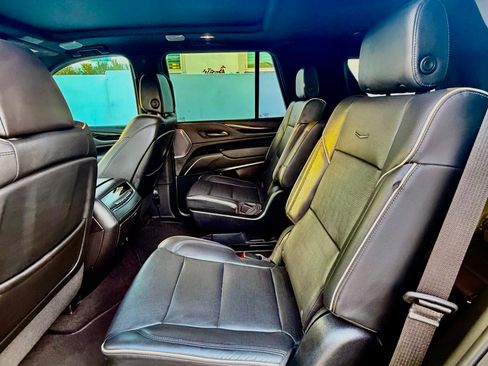 Used 2023 Cadillac Escalade Sport w/ LPO, ONYX Package image 16