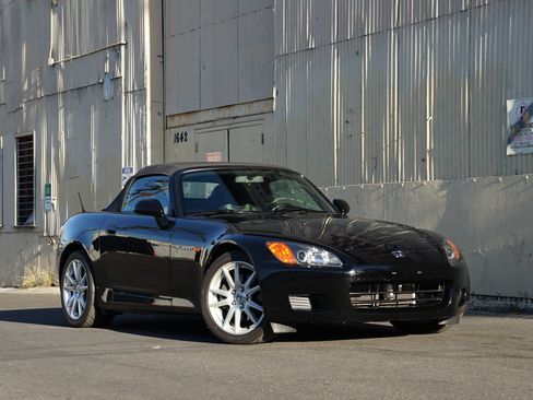 Used 2002 Honda S2000 image 2