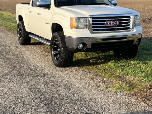 Used 2011 GMC Sierra 1500 SLE image 4