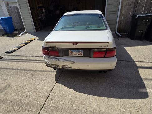 Used 2001 Cadillac Seville SLS image 3