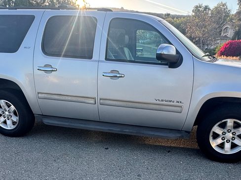 Used 2014 GMC Yukon XL SLT image 5