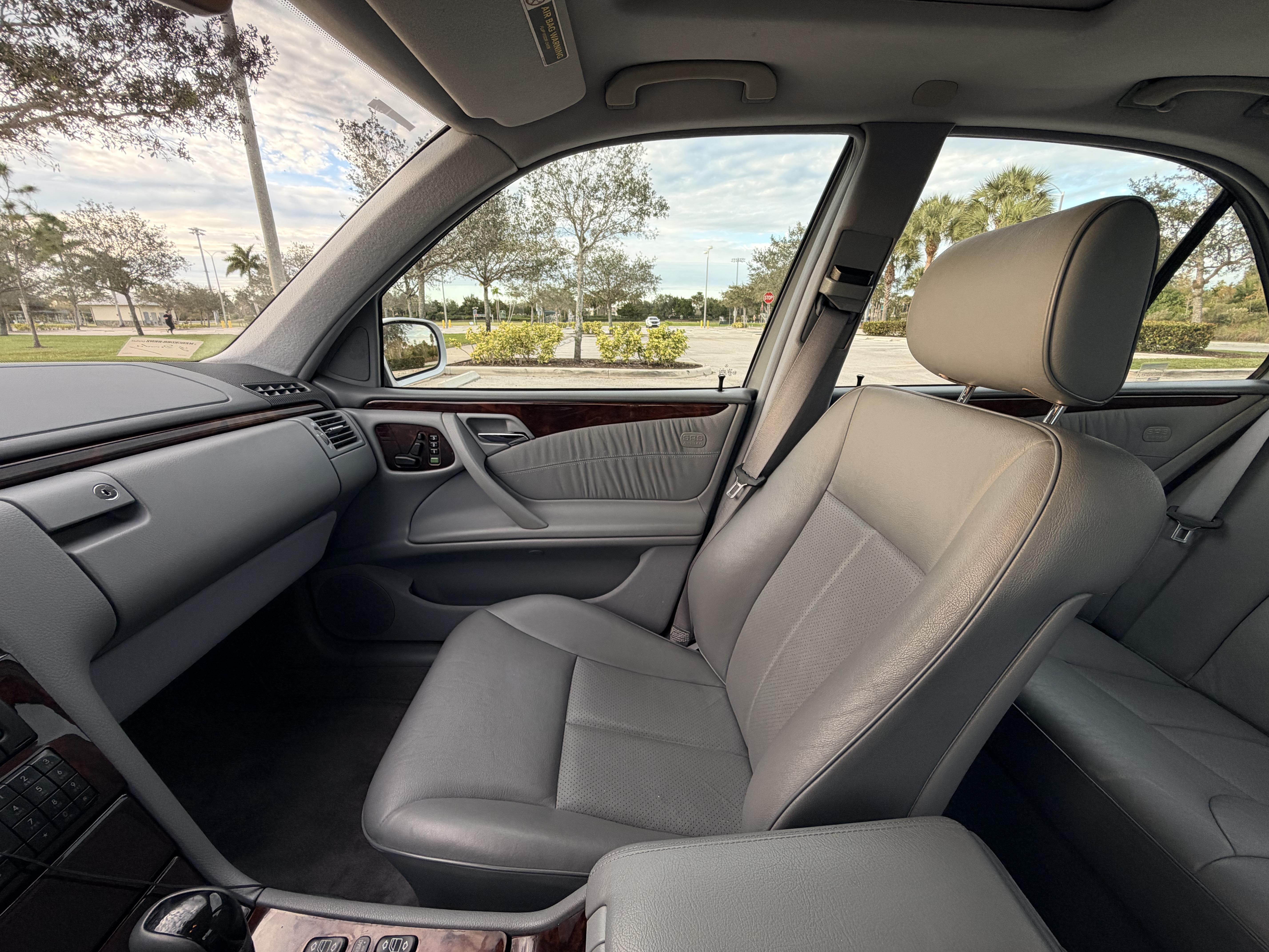 Used 2001 Mercedes-Benz E 430 4MATIC Sedan image 11
