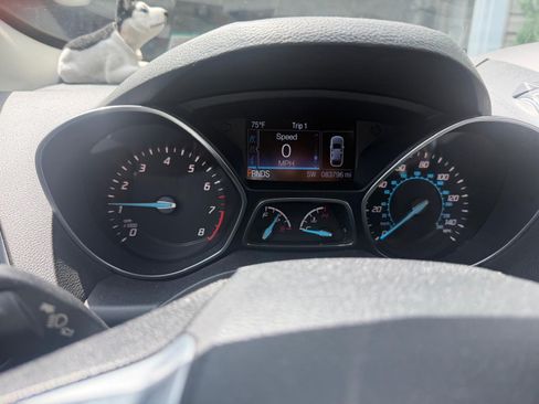 Used 2016 Ford Escape SE w/ Equipment Group 201A FWD image 2