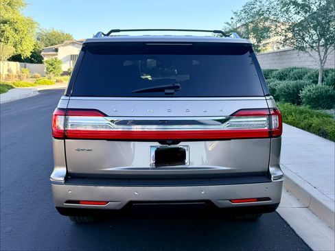 Used 2018 Lincoln Navigator L Reserve w/ Technology Package AWD/4WD image 15