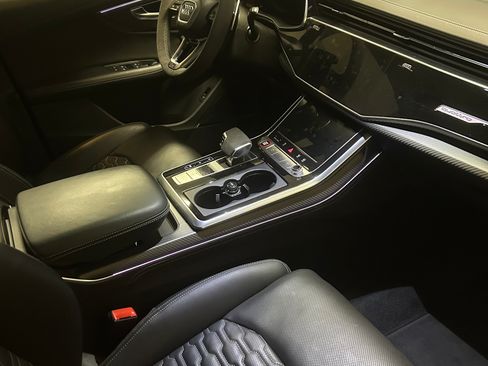 Used 2022 Audi RS Q8 w/ Black Optic Package image 6