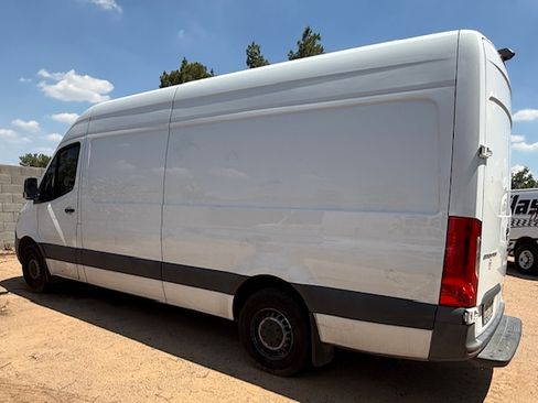 Used 2022 Mercedes-Benz Sprinter 2500 image 5