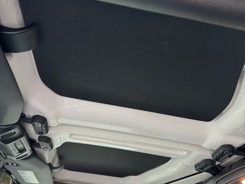 Used 2024 Jeep Wrangler Unlimited Sahara image 8