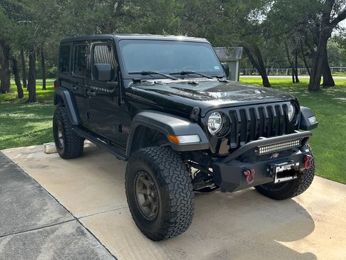 Used 2018 Jeep Wrangler Unlimited Sport S AWD/4WD image 1