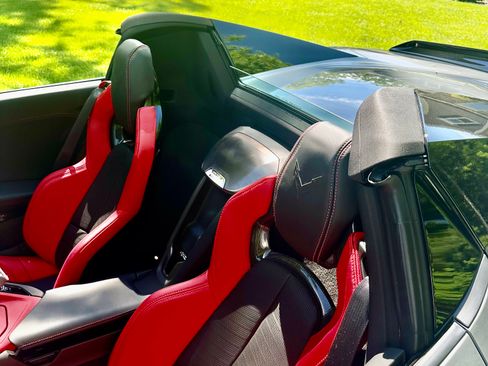 Used 2025 Chevrolet Corvette E-Ray w/ Stealth Interior Trim Package AWD/4WD image 24