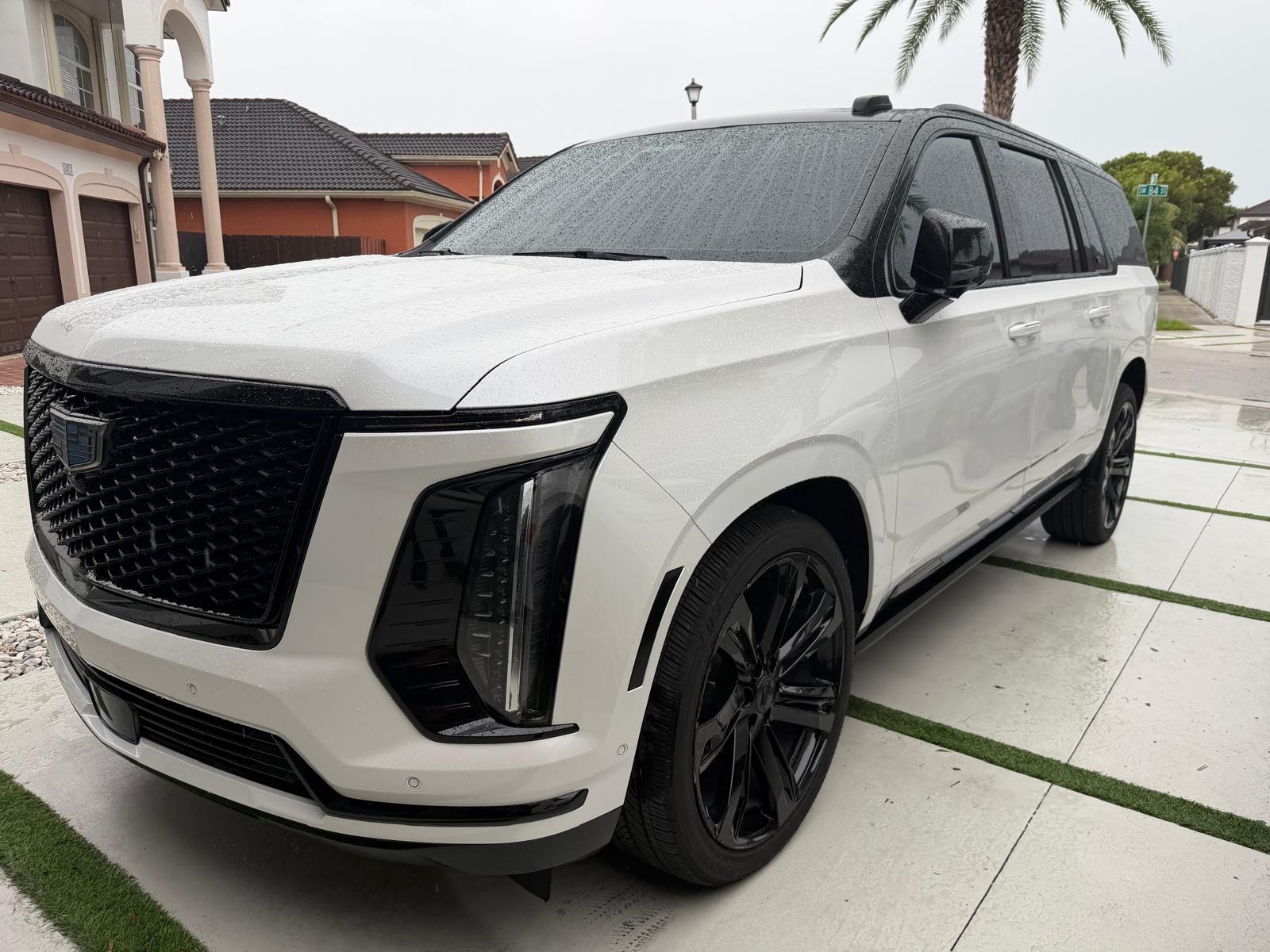 Used 2025 Cadillac Escalade ESV Sport Platinum AWD/4WD image 1