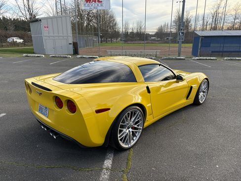 Used 2007 Chevrolet Corvette Z06 w/ Preferred Equipment Group image 4
