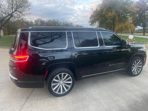 Used 2022 Jeep Grand Wagoneer Series II w/ Convenience Group III image 4