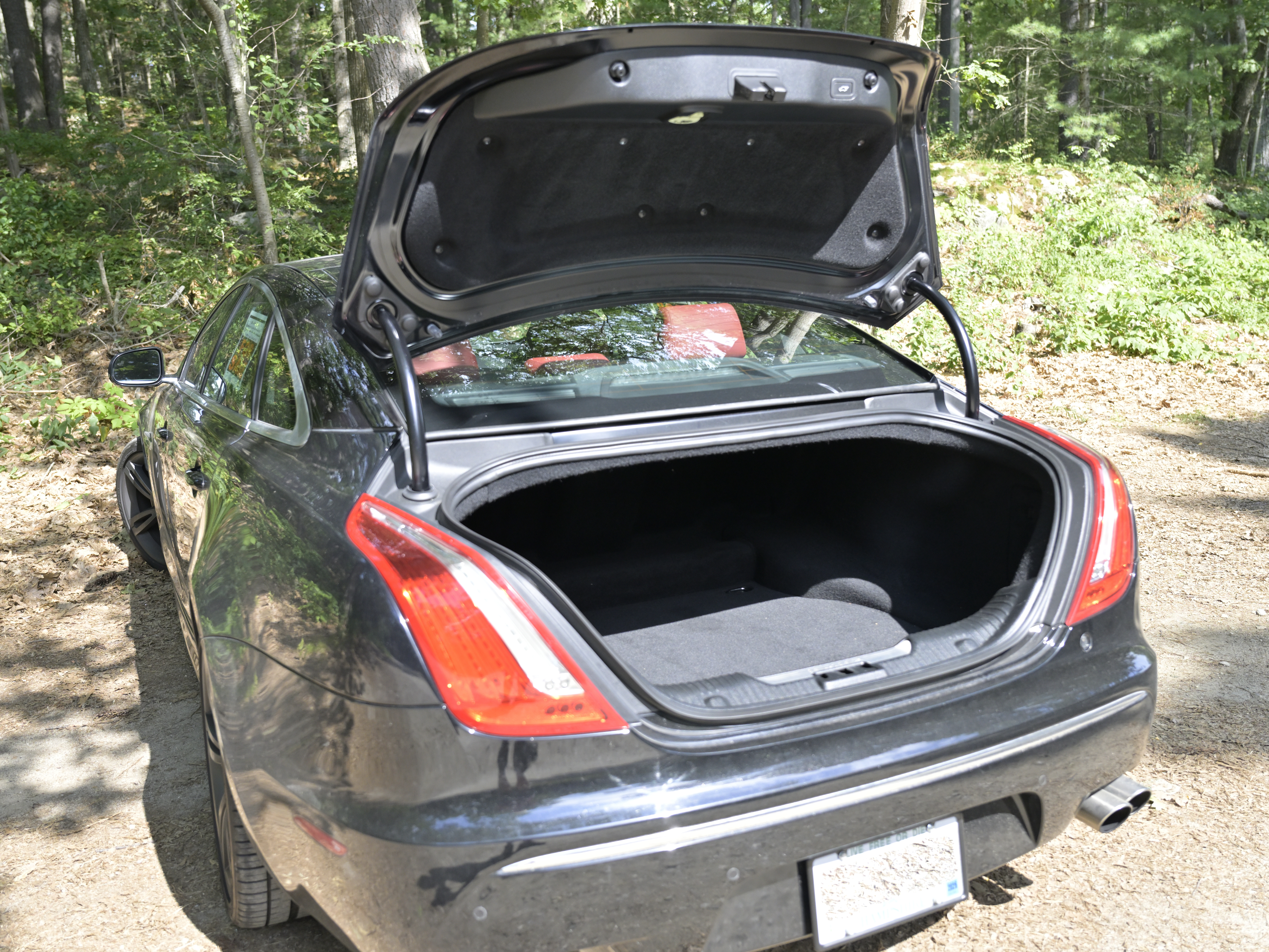 Used 2014 Jaguar XJ R LWB RWD image 22