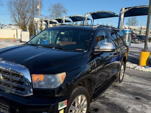 Used 2012 Toyota Sequoia Platinum image 2