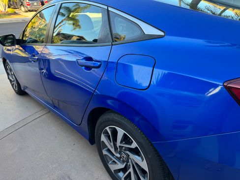 Used 2018 Honda Civic EX image 10