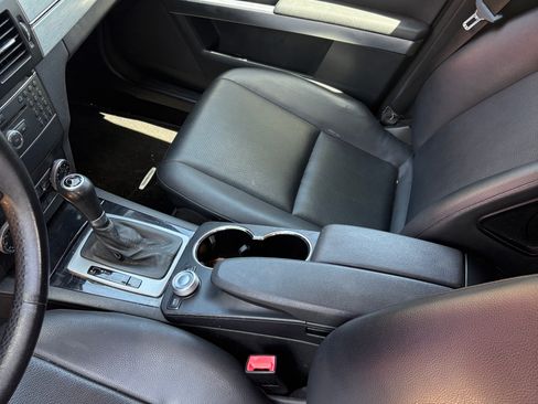 Used 2010 Mercedes-Benz GLK 350 2WD image 2