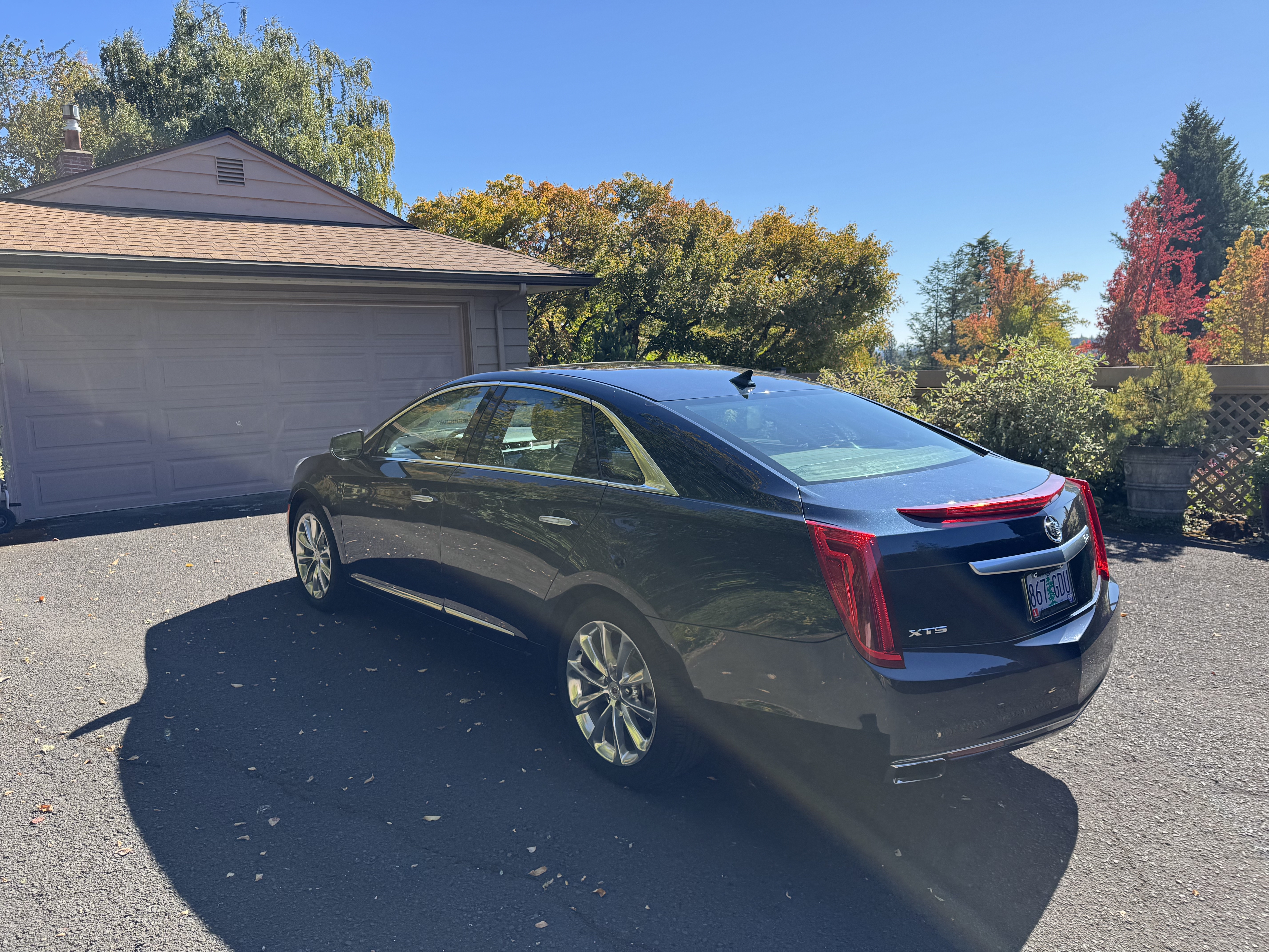 Used 2013 Cadillac XTS Premium FWD image 9