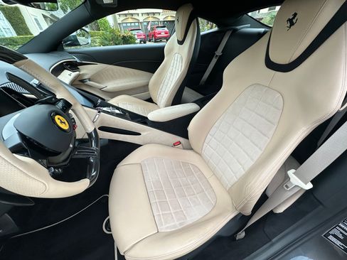 Used 2022 Ferrari Roma image 8